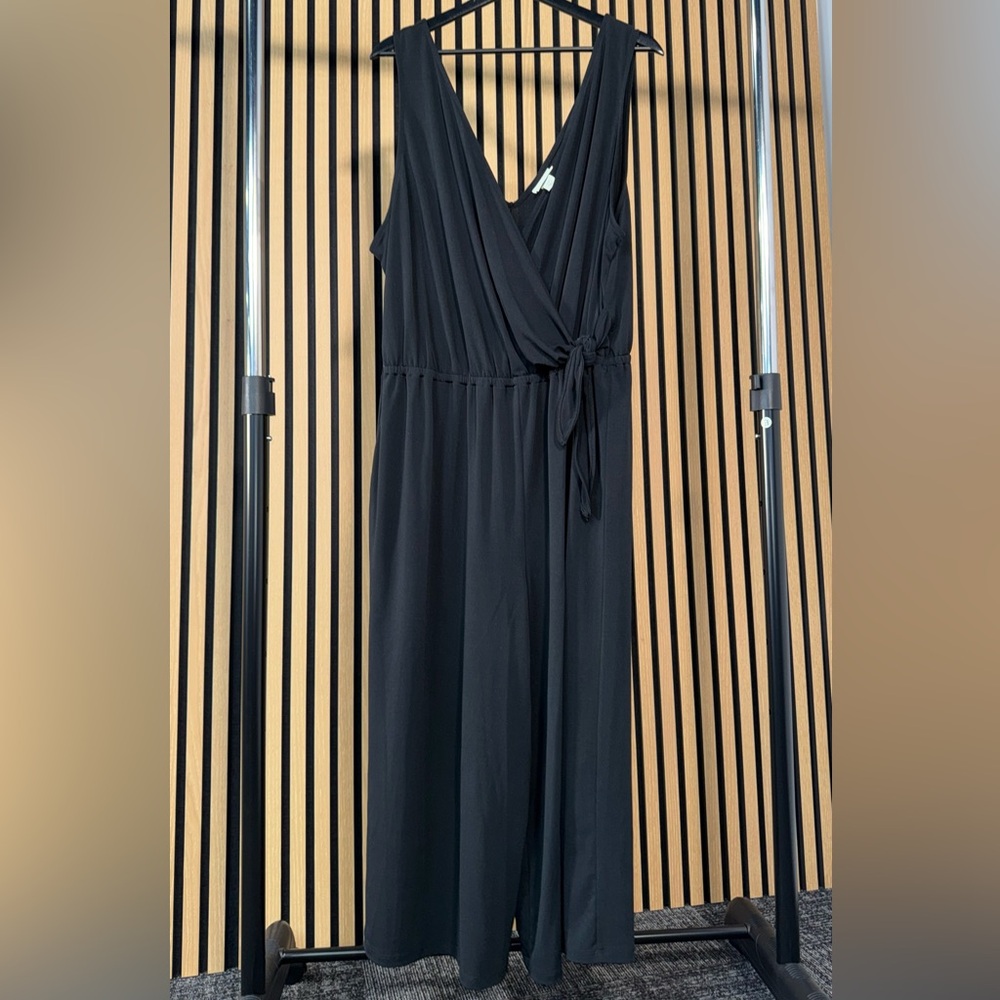 Ava & Viv Black Maxi Dress